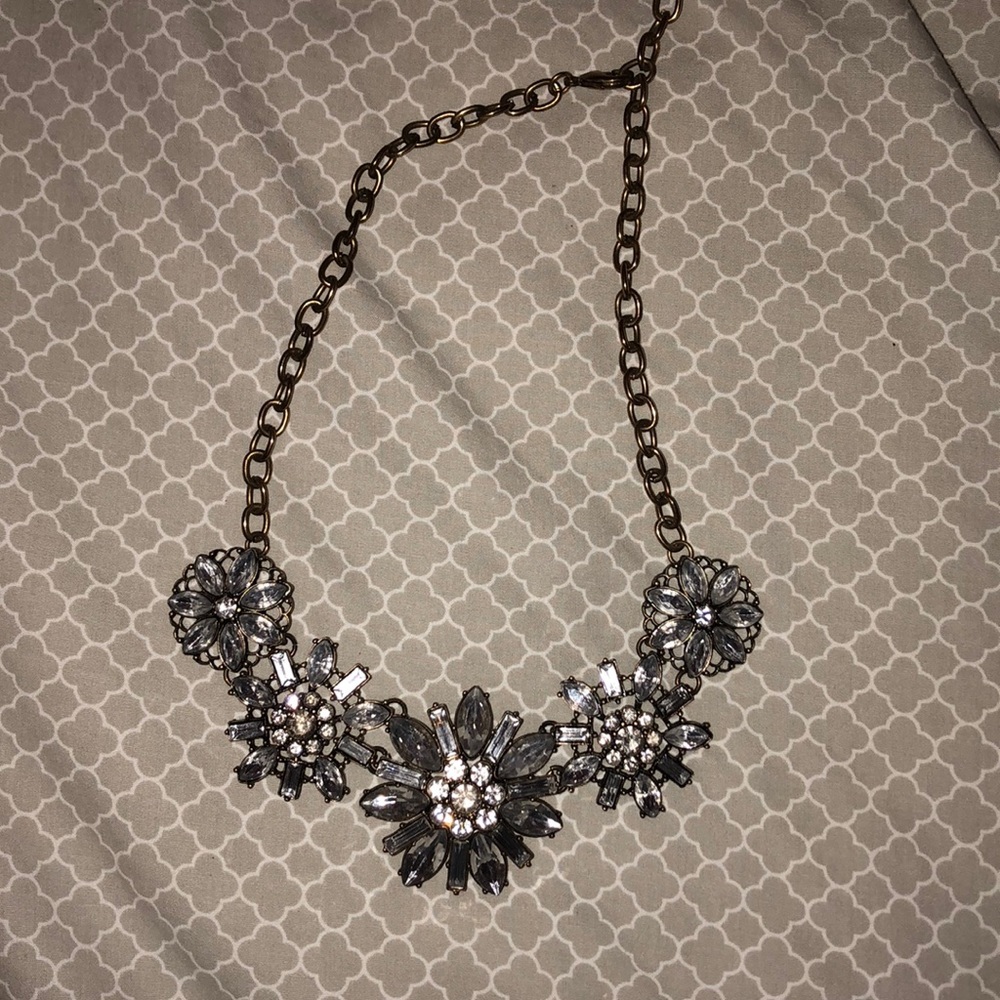 Jeweled flower necklace